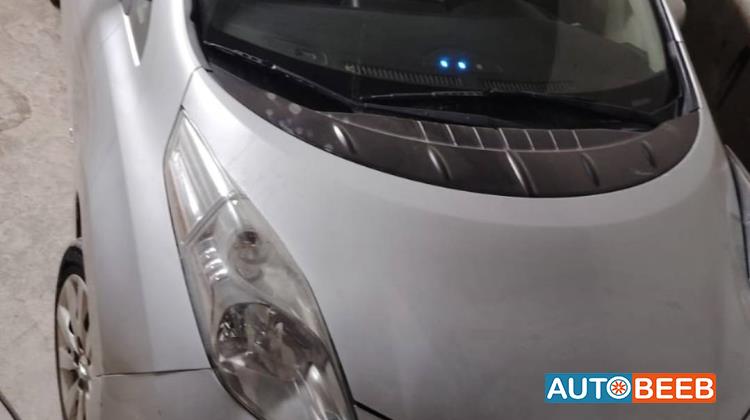 نيسان ليف 2017