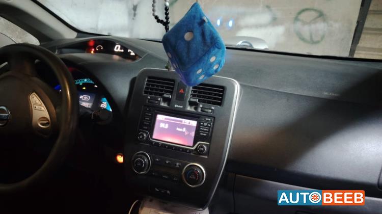 نيسان ليف 2017