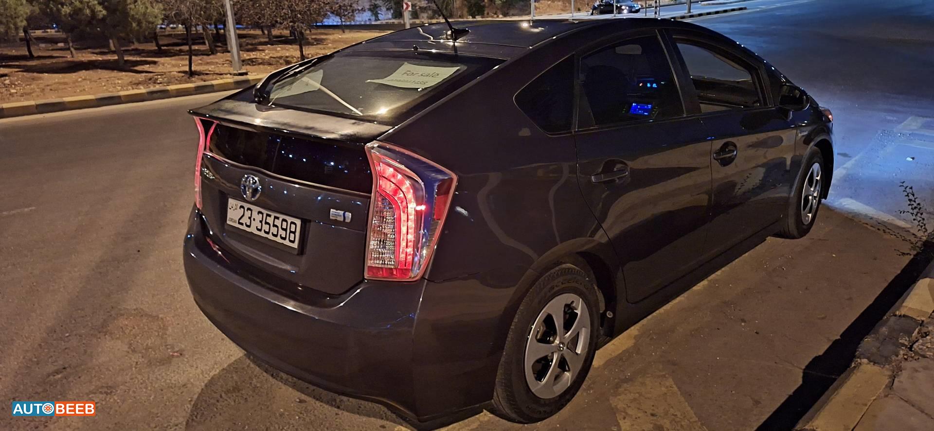 تويوتا بريوس 2014