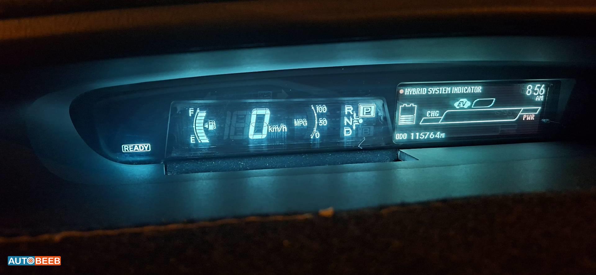 تويوتا بريوس 2014