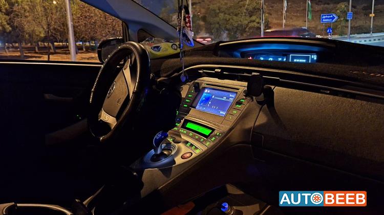 تويوتا بريوس 2014