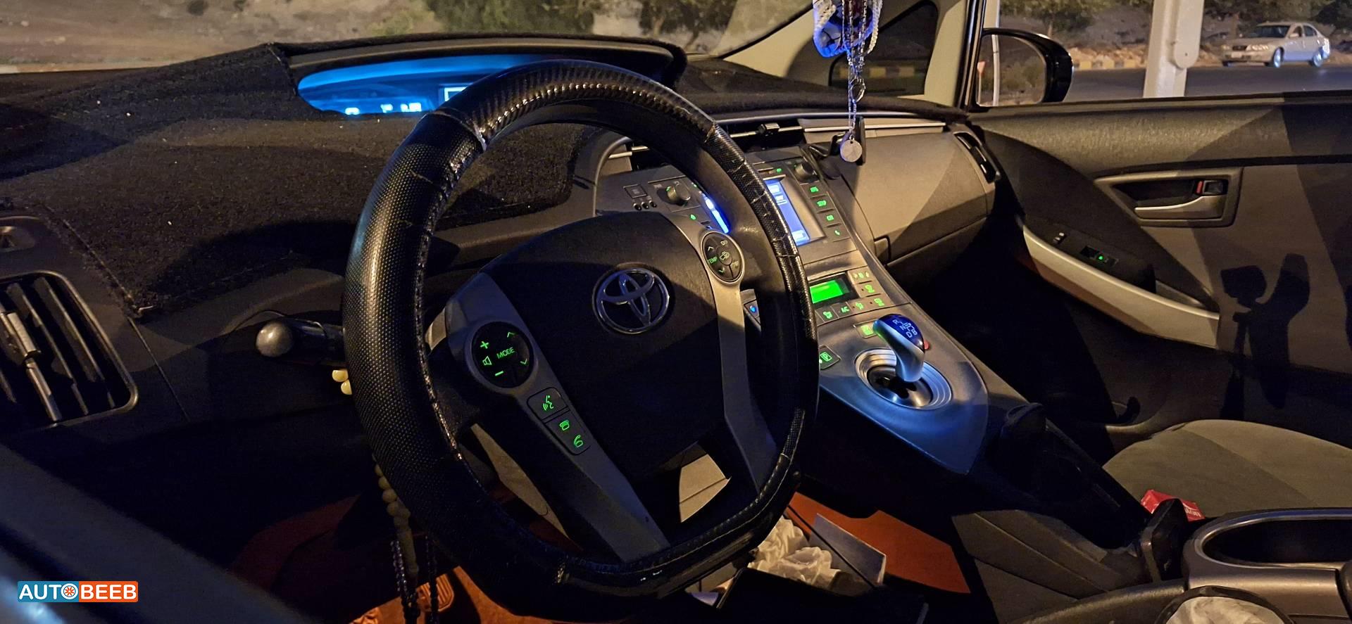 تويوتا بريوس 2014