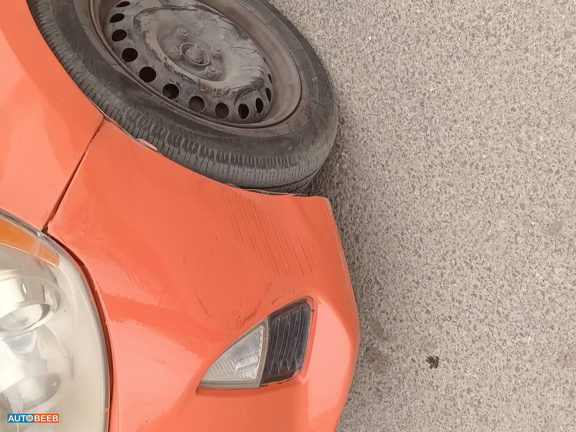 تويوتا بريوس سي 2012