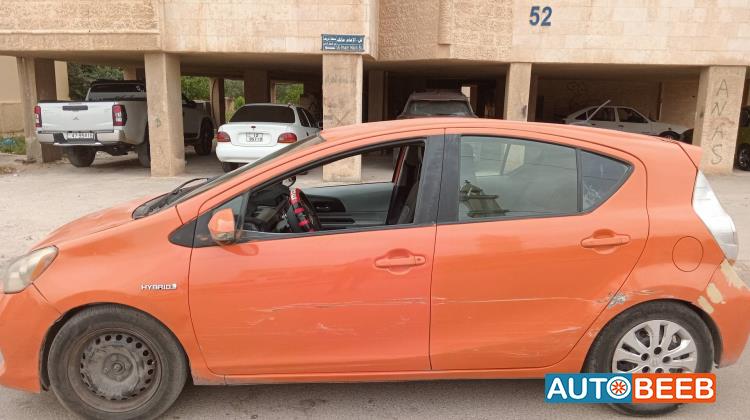 تويوتا بريوس سي 2012