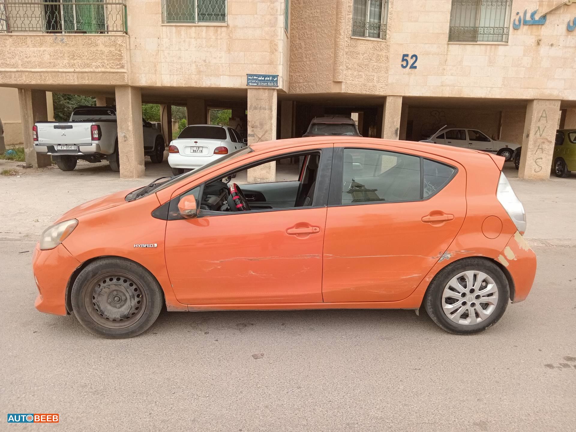 تويوتا بريوس سي 2012