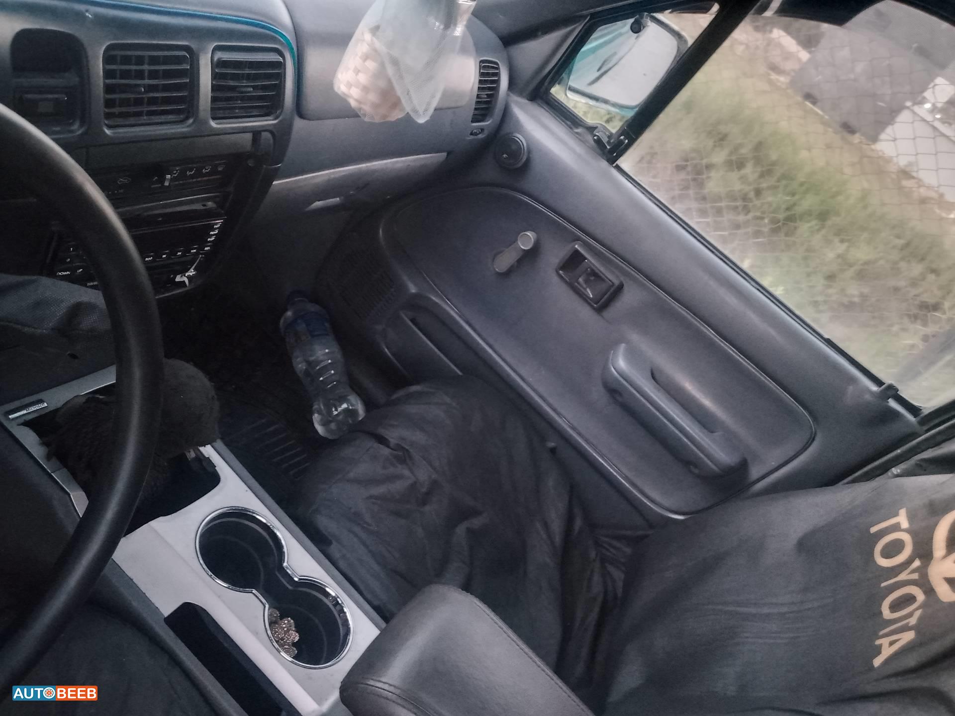 تويوتا هيلوكس 1998