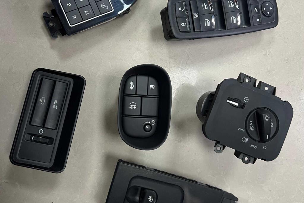 غرفة القيادة أزرار تحكم جاكوار 