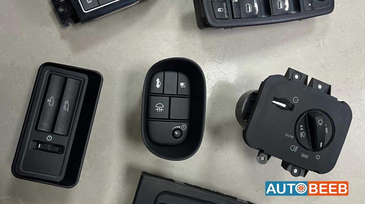 غرفة القيادة أزرار تحكم جاكوار 