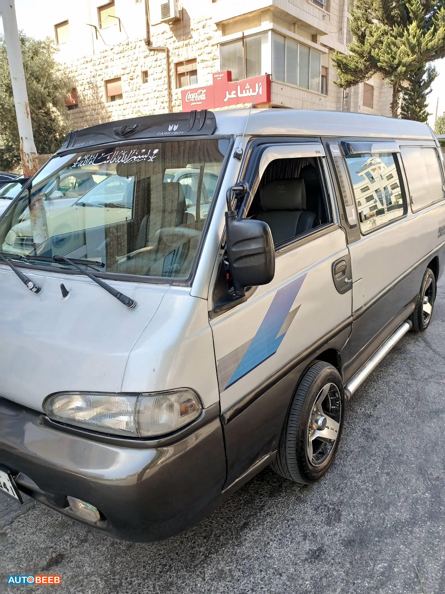 ميني فان هيونداي 2001