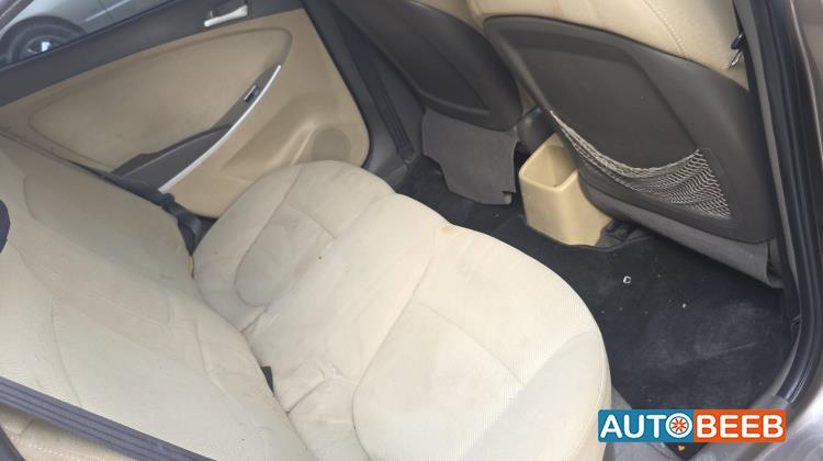 Hyundai Accent 2013