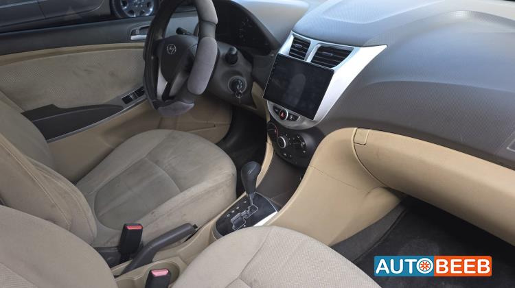 Hyundai Accent 2013