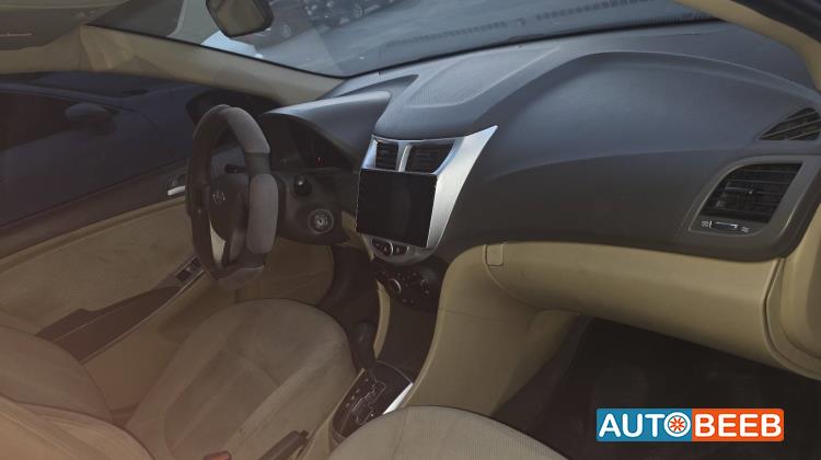 Hyundai Accent 2013