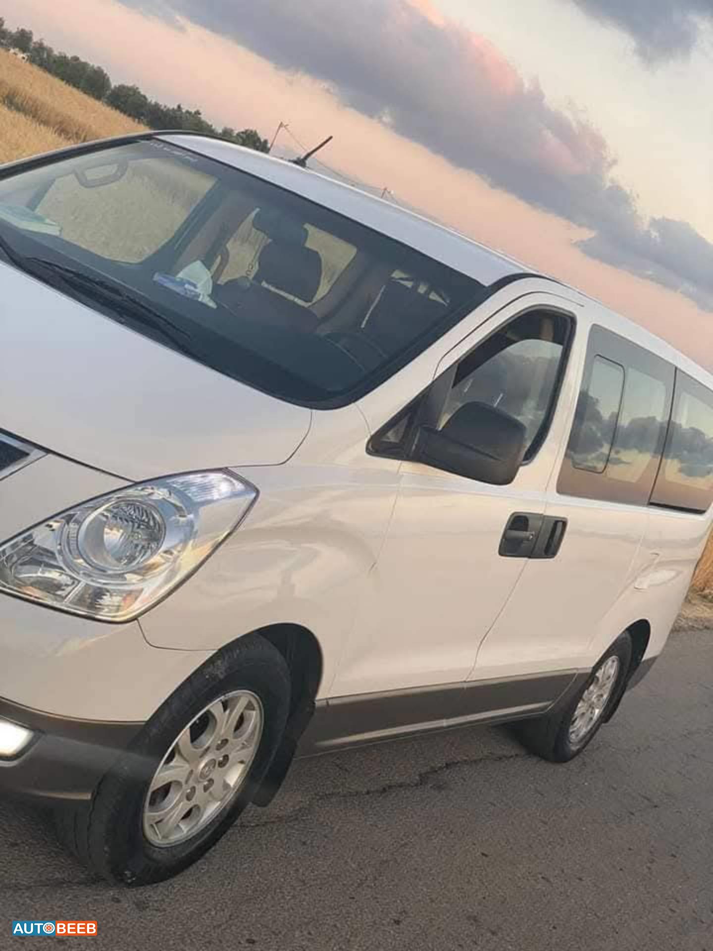 ميني باص هيونداي 2014