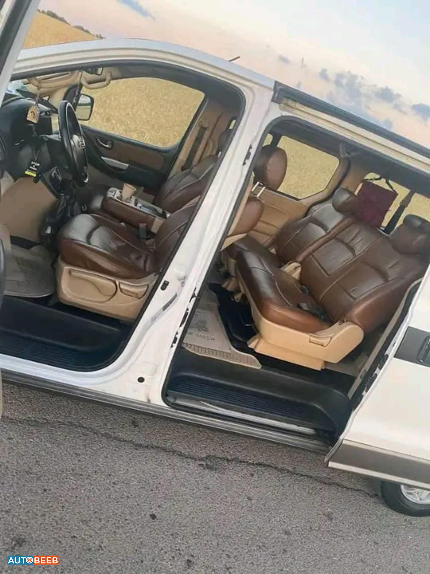 ميني باص هيونداي 2014