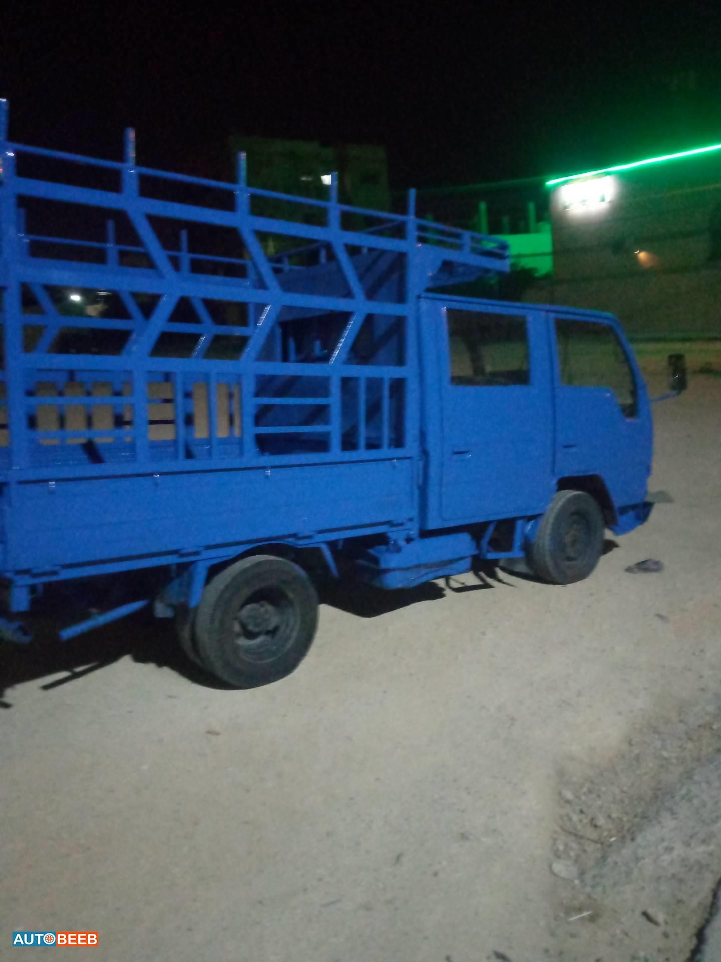 ميتسوبيشي كانتر 1990