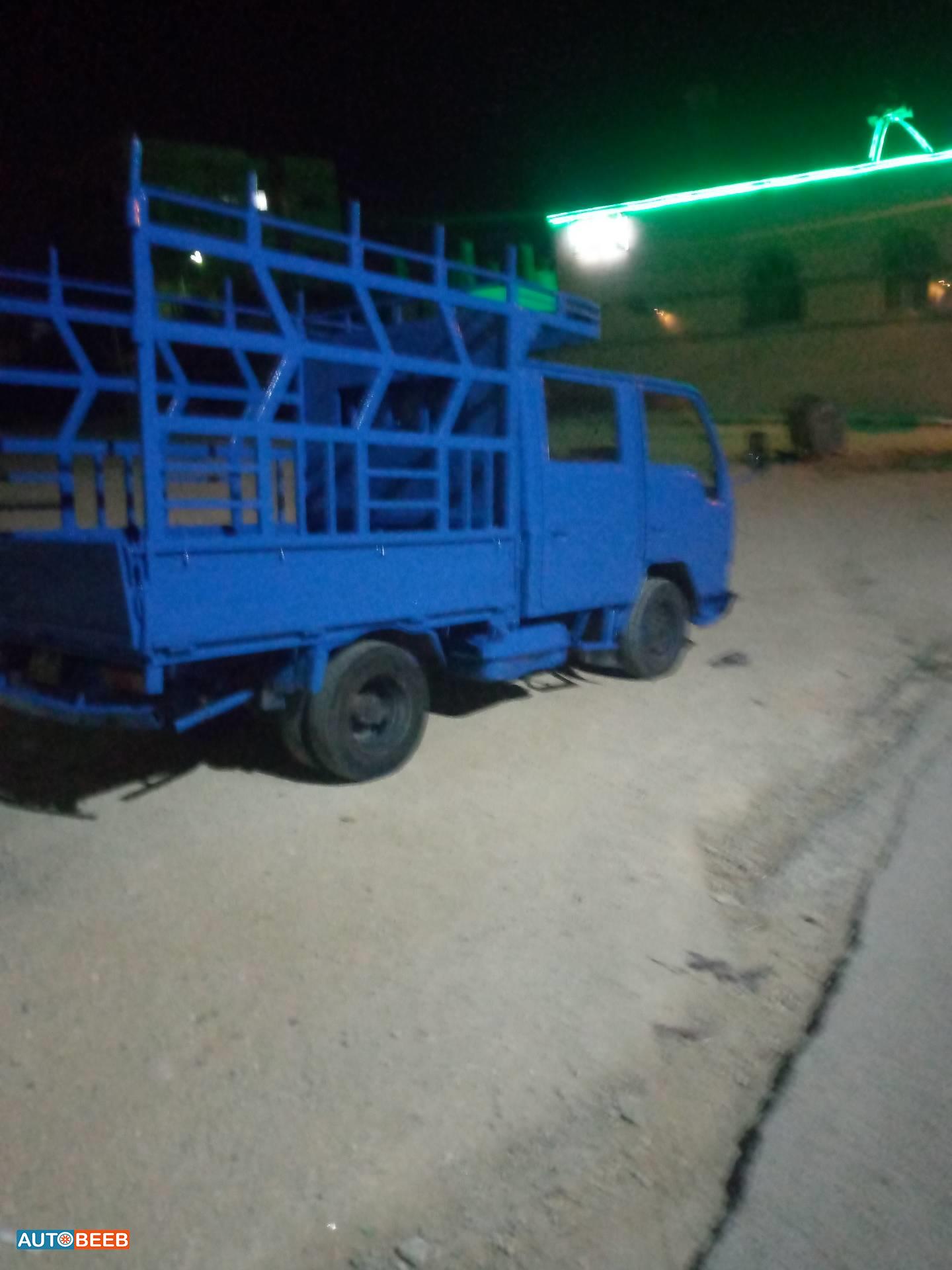 ميتسوبيشي كانتر 1990