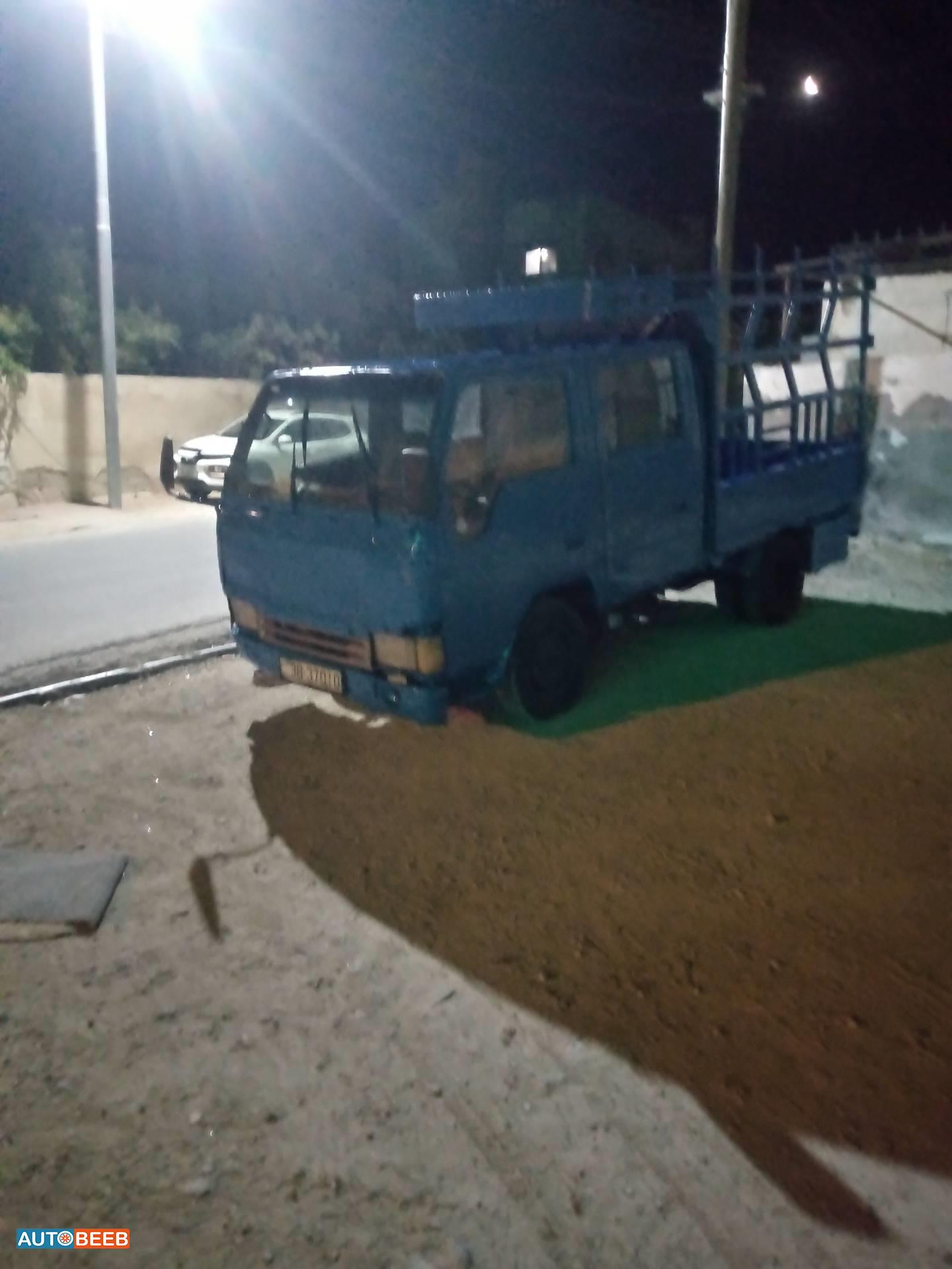 ميتسوبيشي كانتر 1990