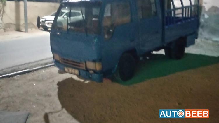 ميتسوبيشي كانتر 1990