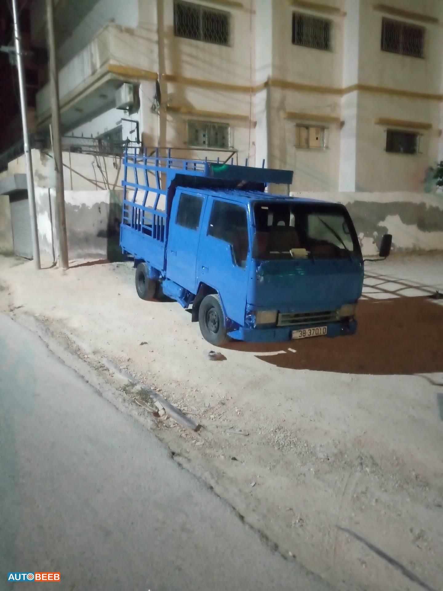 ميتسوبيشي كانتر 1990