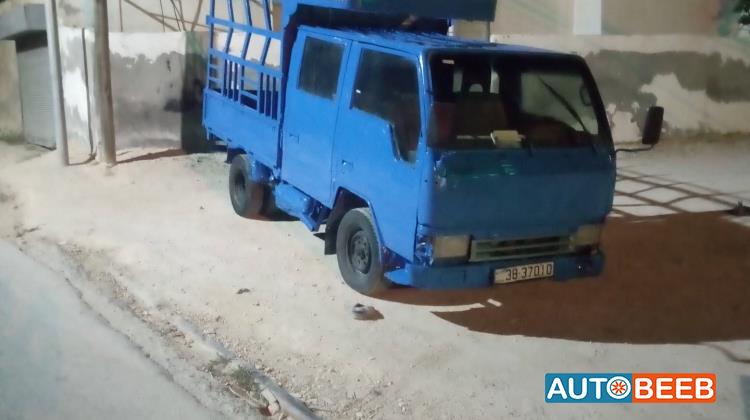 ميتسوبيشي كانتر 1990