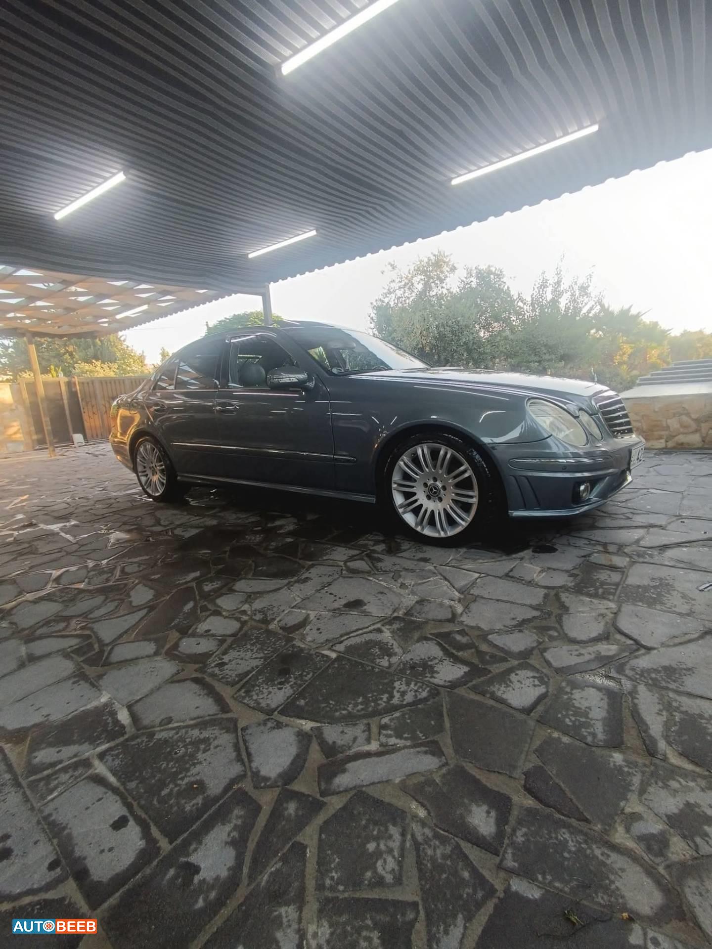 مرسيدس بنز E200 2005
