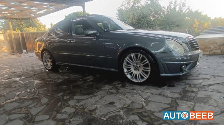 مرسيدس بنز E200 2005