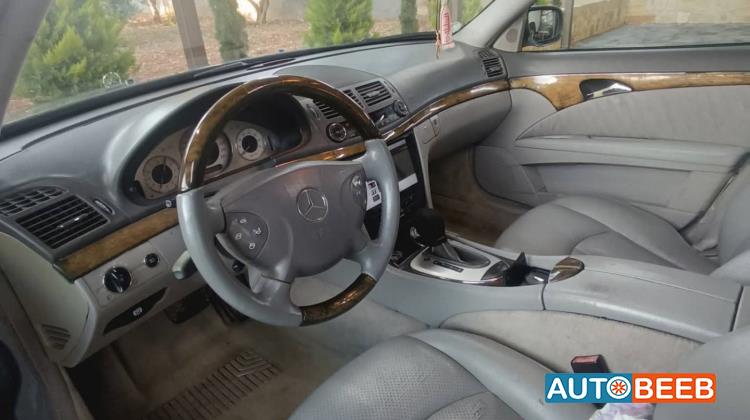 مرسيدس بنز E200 2005