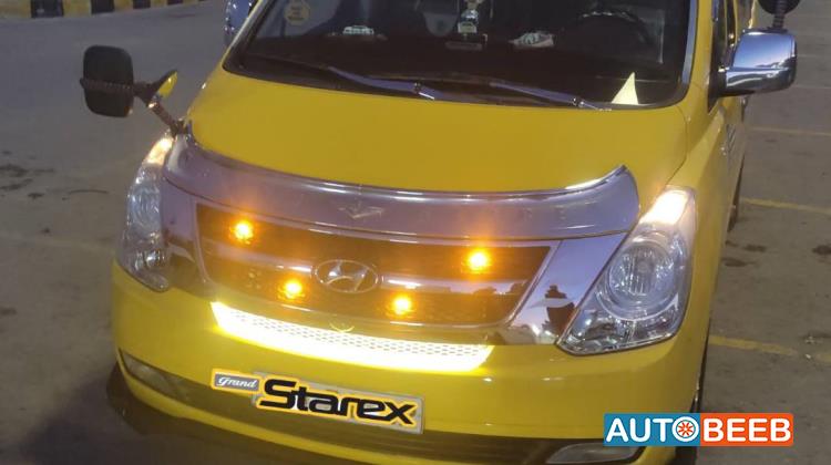 Minivan Hyundai 2012