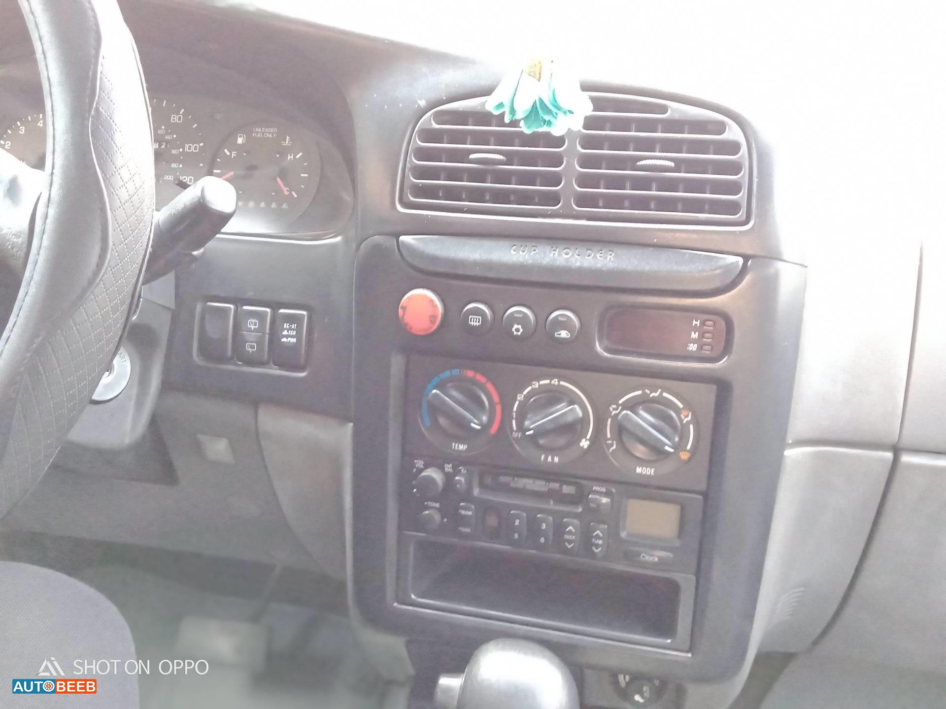 كيا سبورتاج 2000