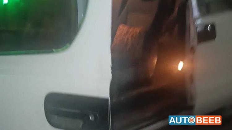 Minibus Hyundai 2015