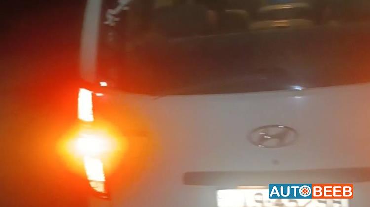 Minibus Hyundai 2015