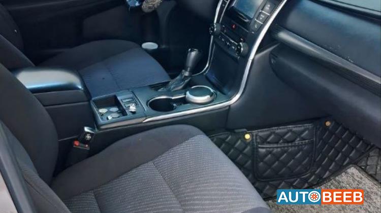 تويوتا كامري 2015