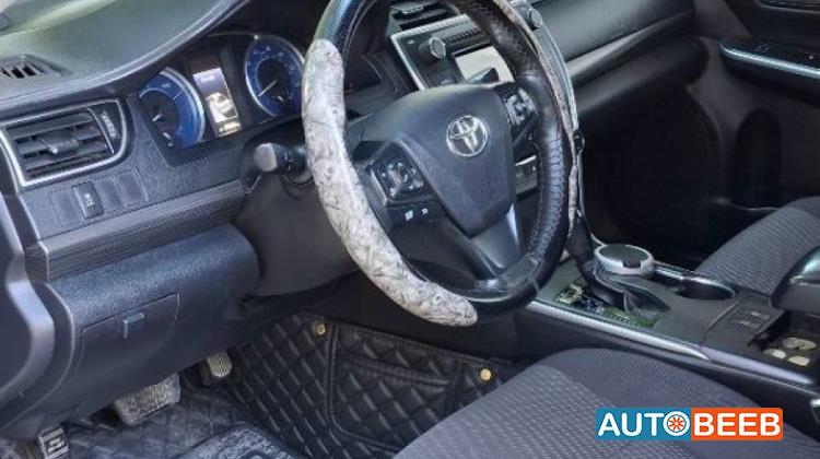 تويوتا كامري 2015