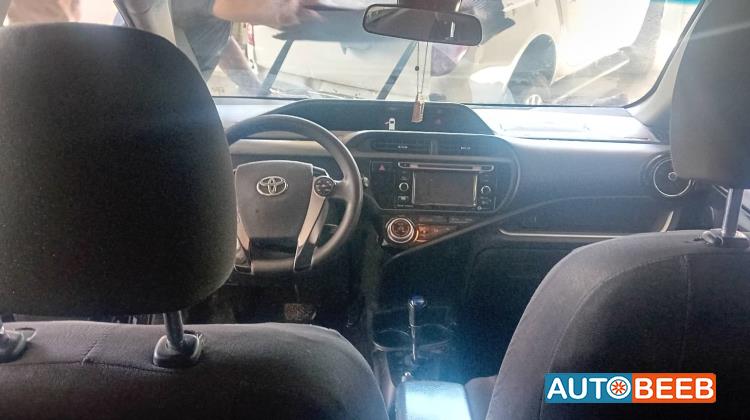 تويوتا بريوس 2017