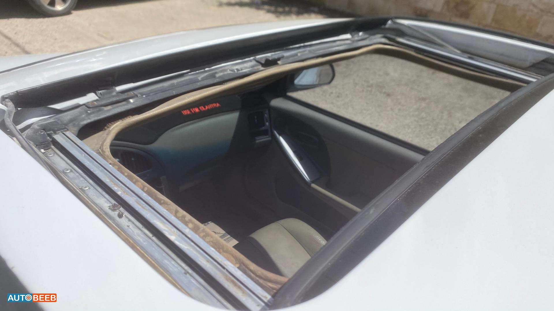 هيونداي افانتي 2004