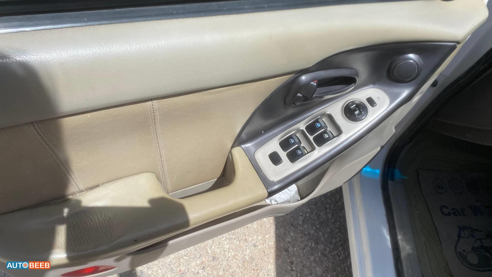 هيونداي افانتي 2004