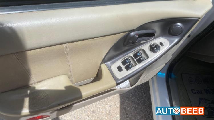 هيونداي افانتي 2004