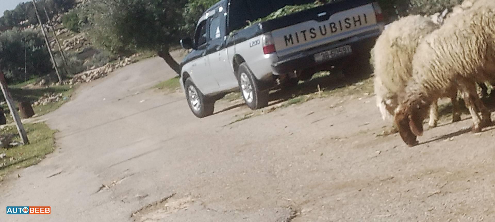 Mitsubishi L200 2001