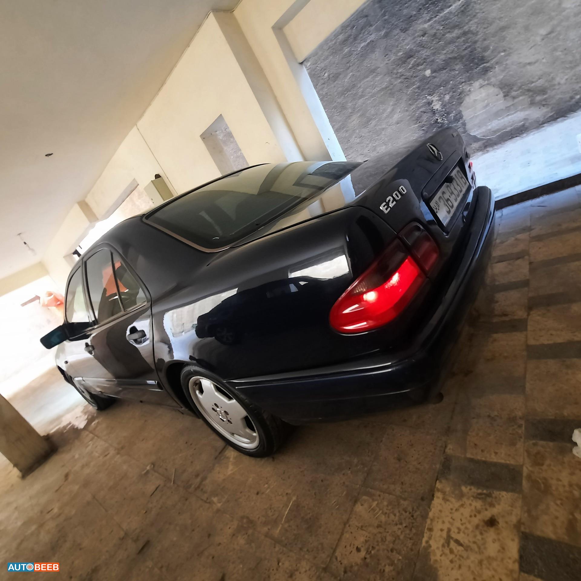 مرسيدس بنز E200 1999