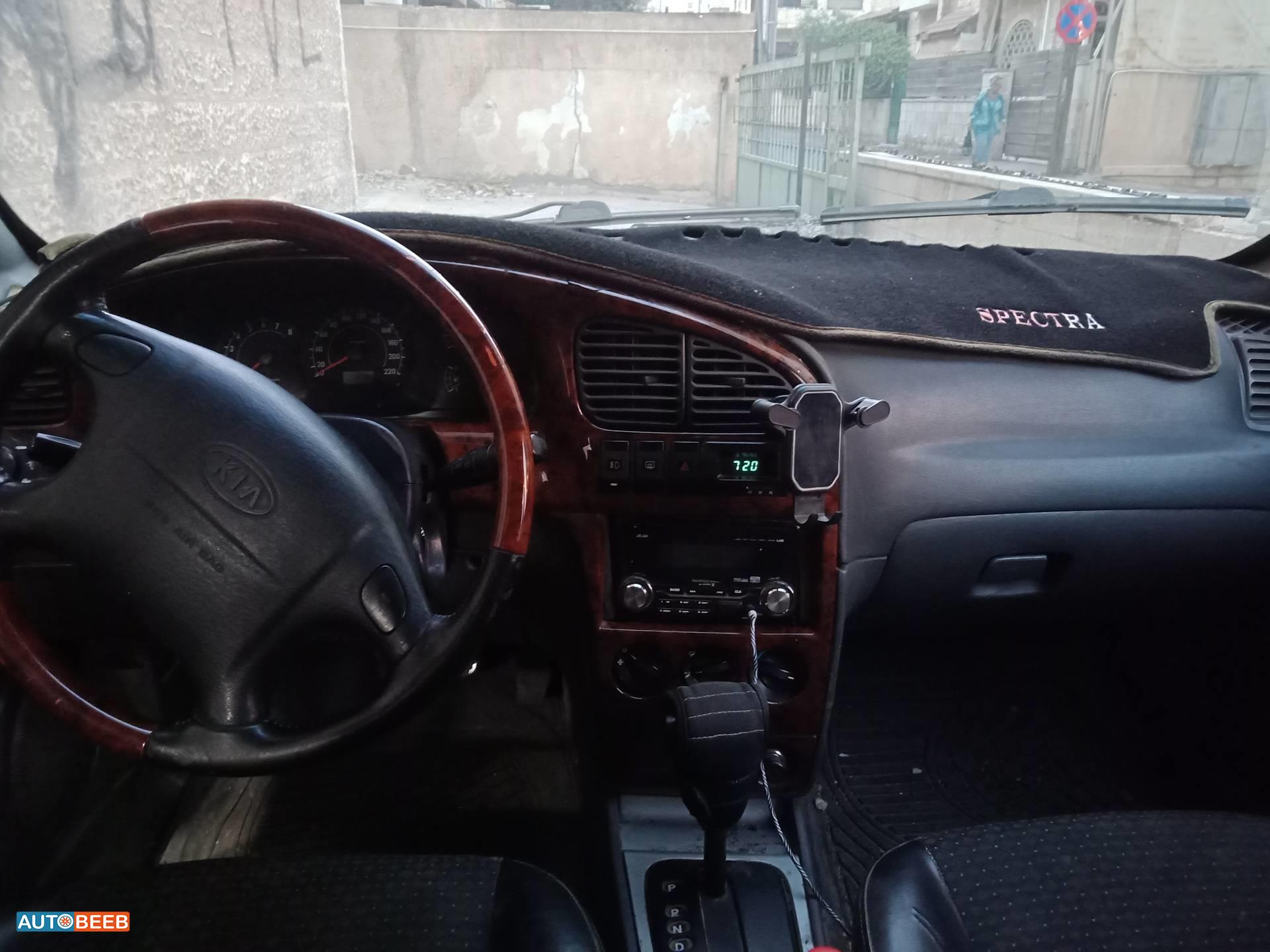 كيا شوما 2004