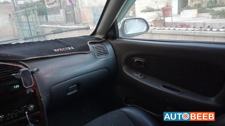 كيا شوما 2004