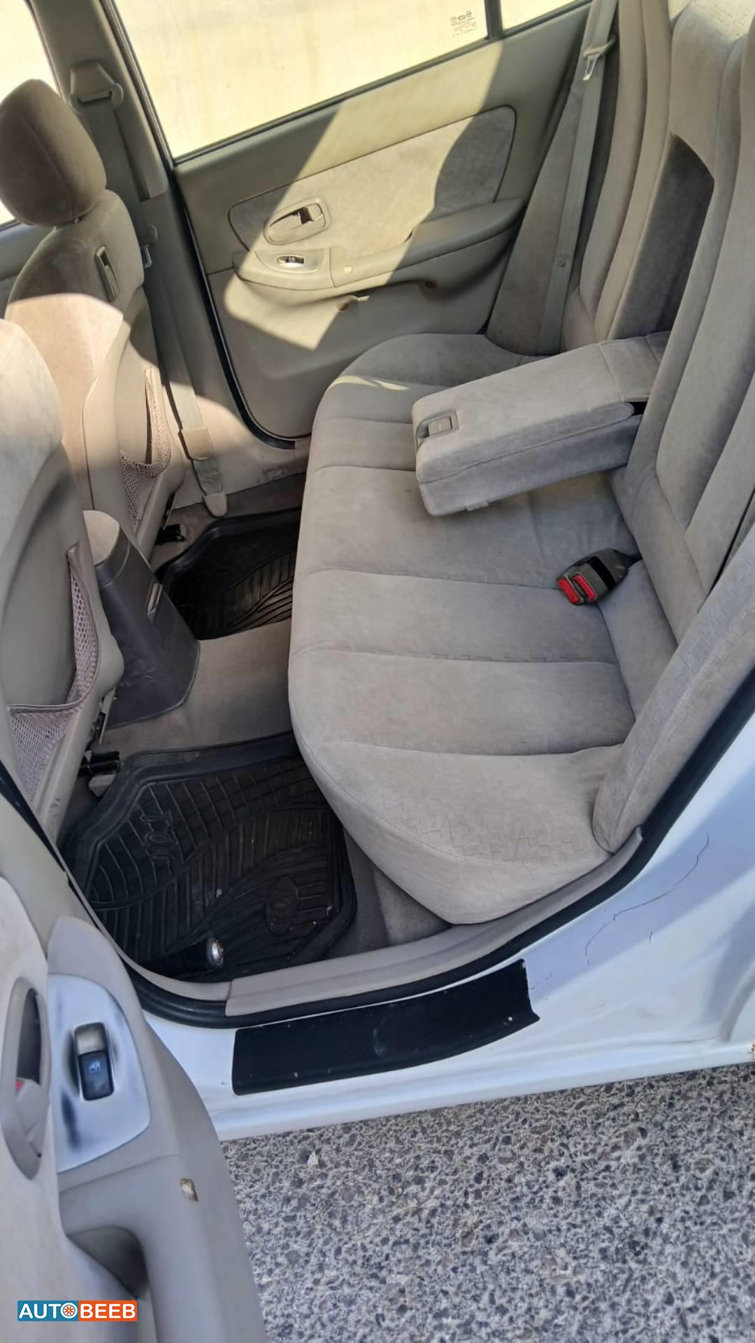 هيونداي افانتي 2004