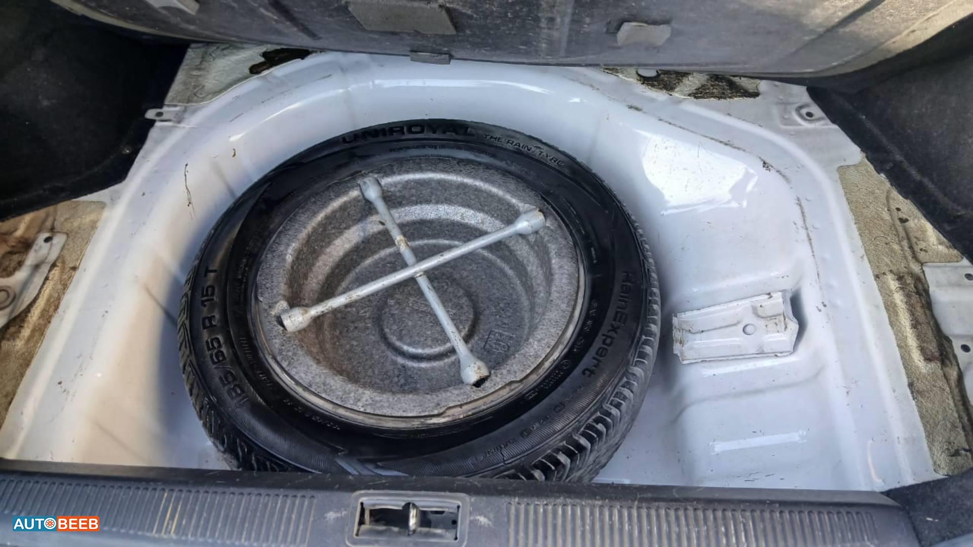 هيونداي افانتي 2004