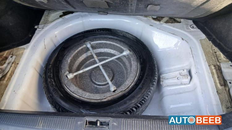 هيونداي افانتي 2004