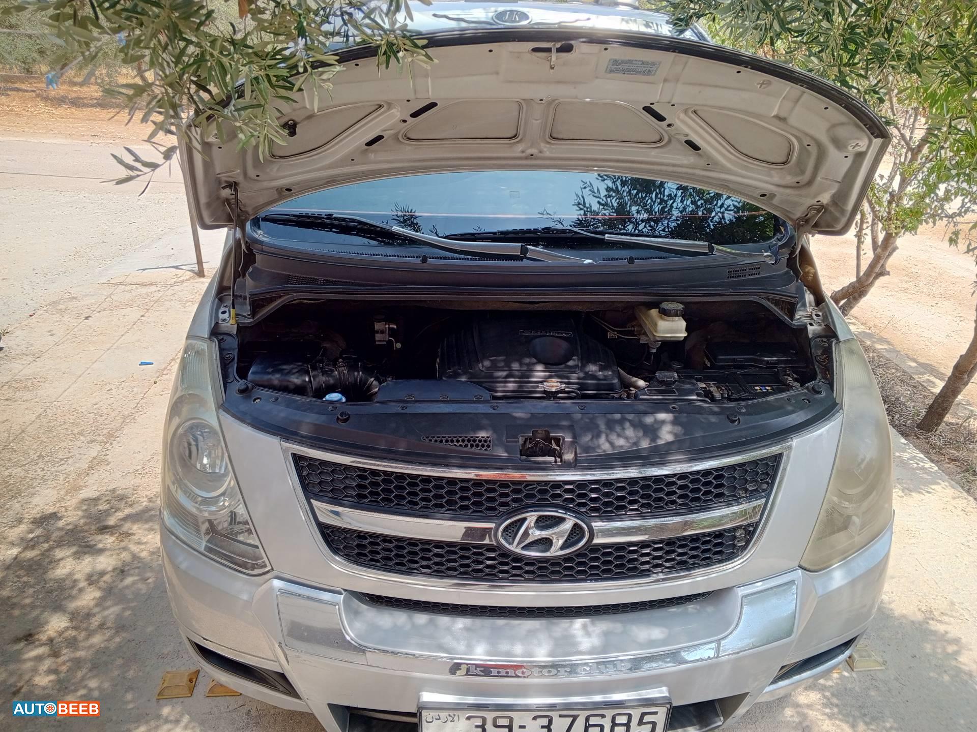 ميني باص هيونداي 2009