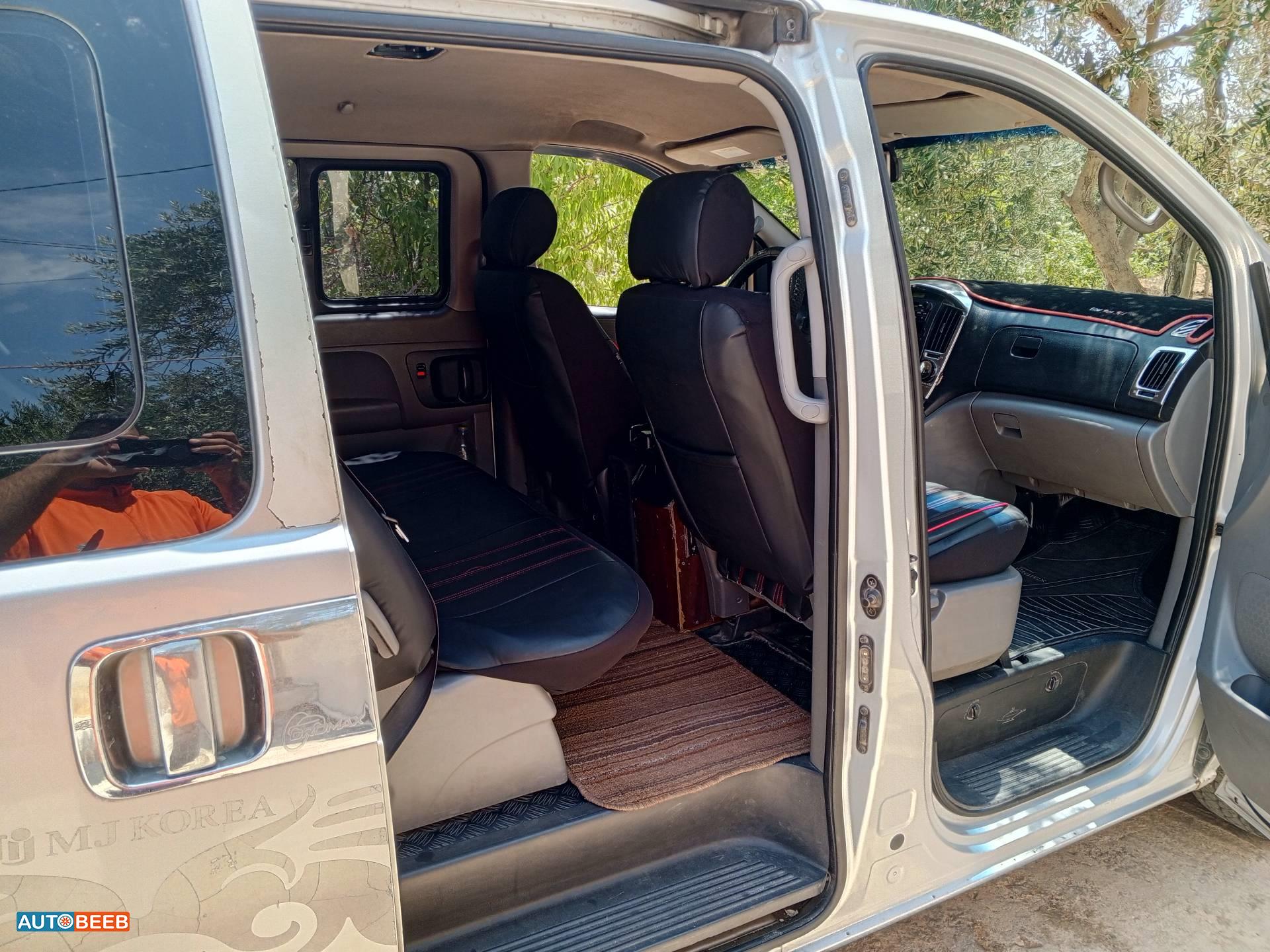 ميني باص هيونداي 2009