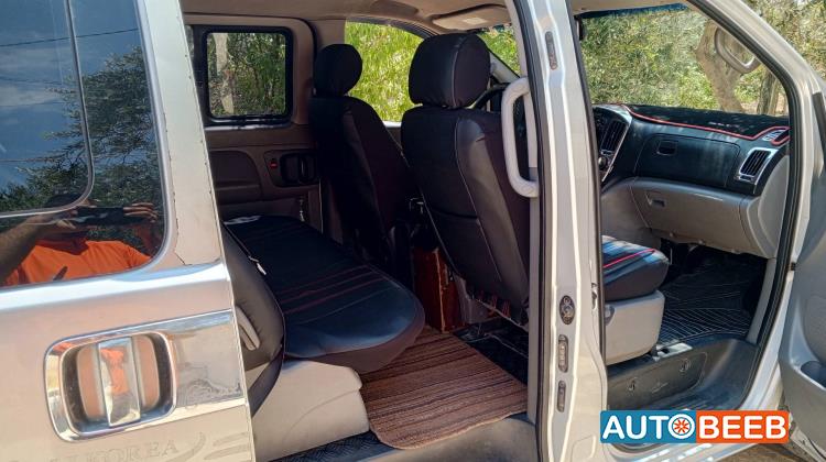 ميني باص هيونداي 2009