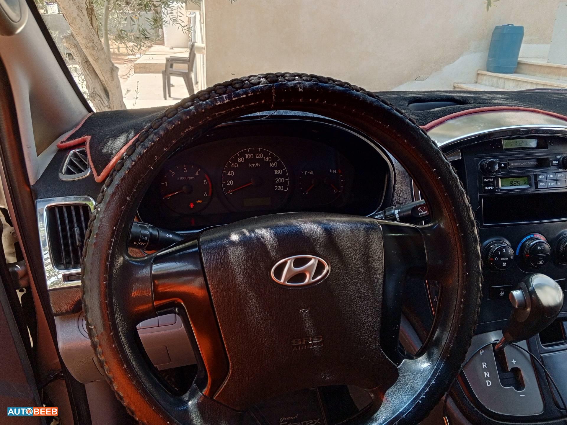 ميني باص هيونداي 2009