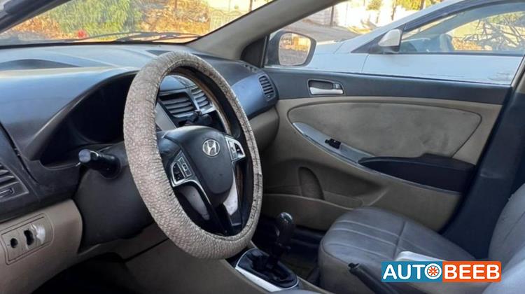 Hyundai Accent 2013