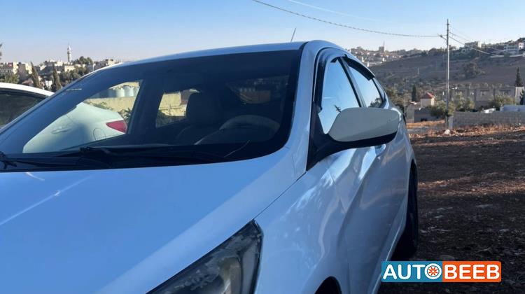 Hyundai Accent 2013